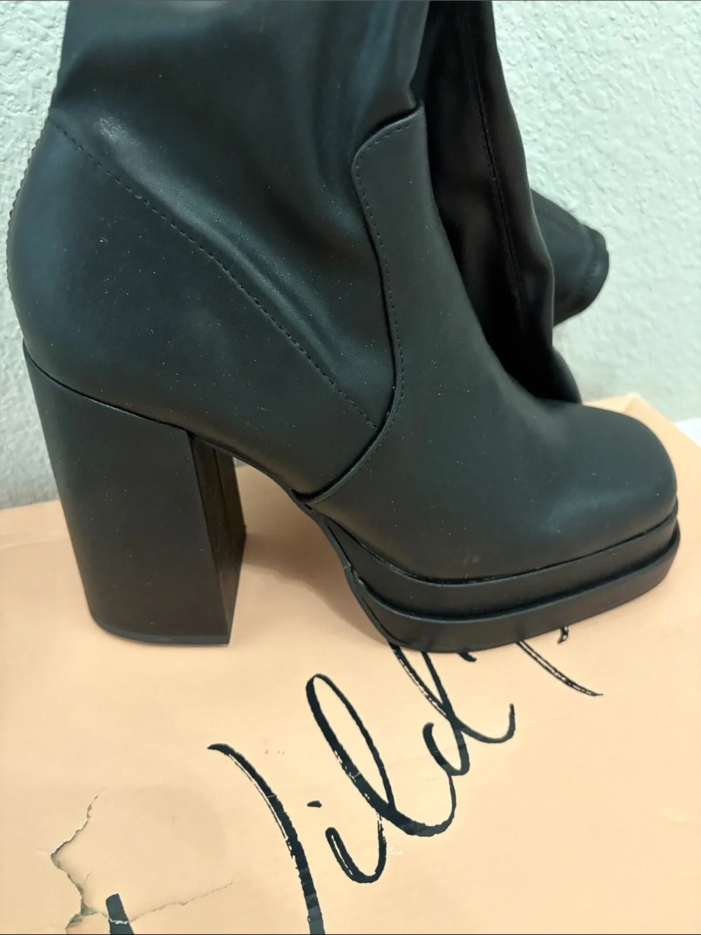 Wild Pair sleek black